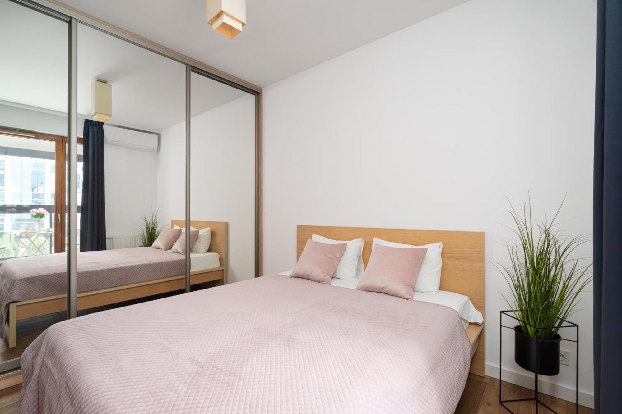 Apartment Golden - Big In Luxury Building Near Metro Station-grzybowska 85-5 *